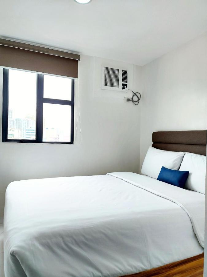 Airobedz Makati - A Value Hotel Manila Exteriör bild