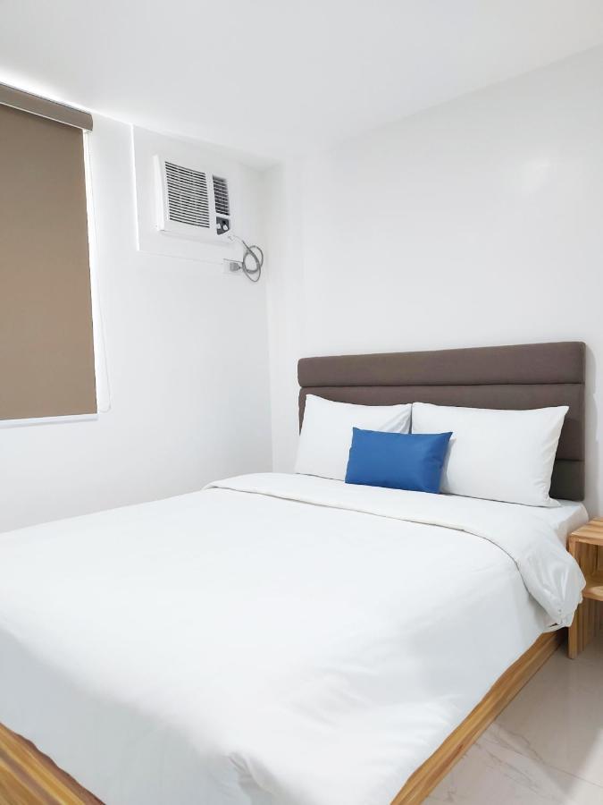 Airobedz Makati - A Value Hotel Manila Exteriör bild